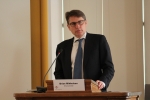 Vi indfører et landdistriktsfilter, der betyder, at al lovgivning fremover skal vurderes særskilt i forhold til betydningen for landdistrikterne, sagde erhvervsminister Brian Mikkelsen (K), som under landinspektørernes netop afholdte konference på Vartov også kom ind på den aktuelle revidering af planloven, der er under behandling i Folketinget dette forår.