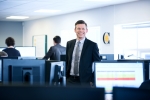 Vi har lagt en offensiv strategi for det danske selskab, hvor videntung rådgivning indgår som en stadigt større del af vores løsninger til markedet, siger adm. direktør Jørgen Utzon fra Coor Service Management A/S, der både tilbyder integrerede Facility Management-løsninger og Single Services som property, cleaning og catering – altså ejendomsservice, rengøring og kantinedrift.